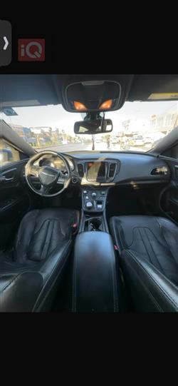 كرايسلر 200